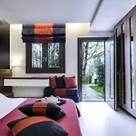 Hotell 12 Months & 5*