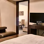 Hotell 12 Months &