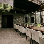 12 Months & Hotell Tsagarada