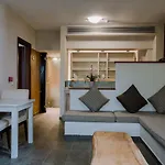 12 Months & Hotell Tsagarada