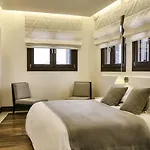Hotel 12 Months & 5*