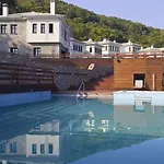 12 Months & Hotell 5*