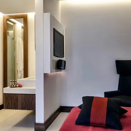 Hotel 12 Months & Tsagarada