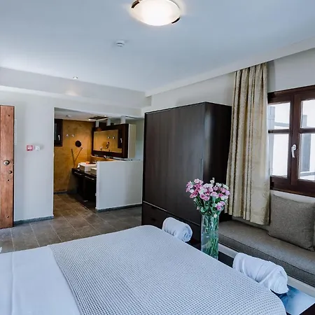 Hotel 12 Months & 5*