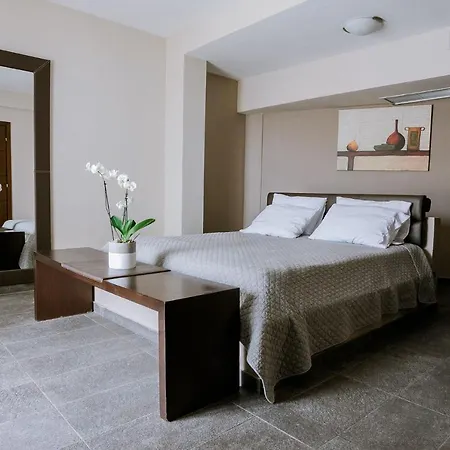 12 Months & Hotel 5*