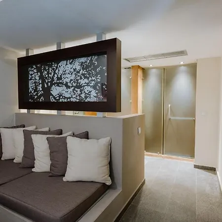 12 Months & Hotel 5*