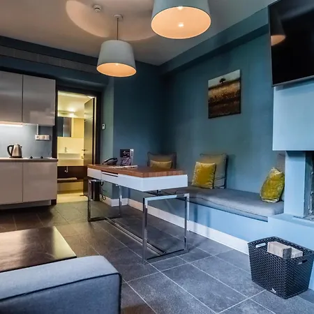Hotel 12 Months & 5*