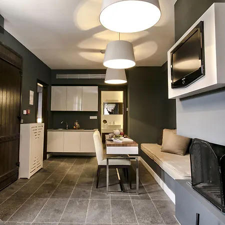 12 Months & Hotel 5*