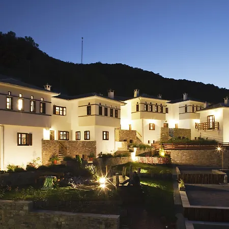 מלון 12 Months &