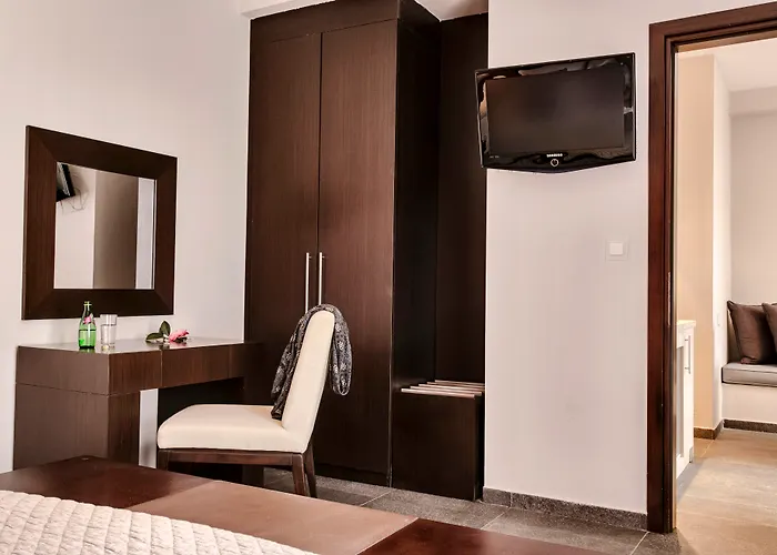 12 Months & Hotel 5*