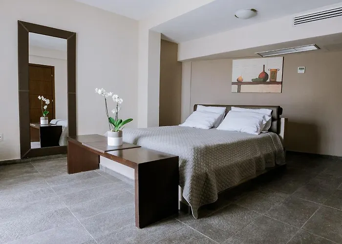 12 Months & Hotel 5*