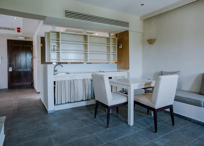 12 Months & Hotel 5*