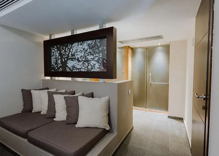 12 Months & Hotel 5*