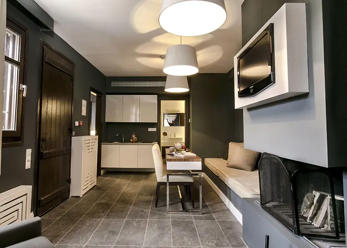 12 Months & Отель 5*