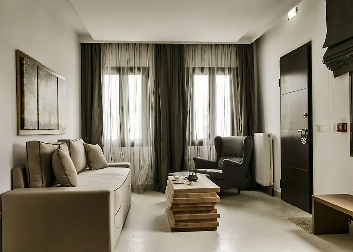 Отель 12 Months & 5*