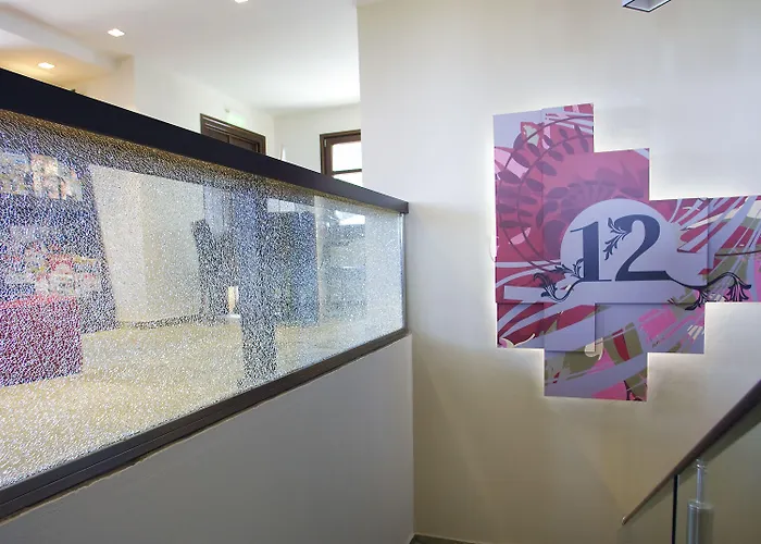 12 Months & Отель