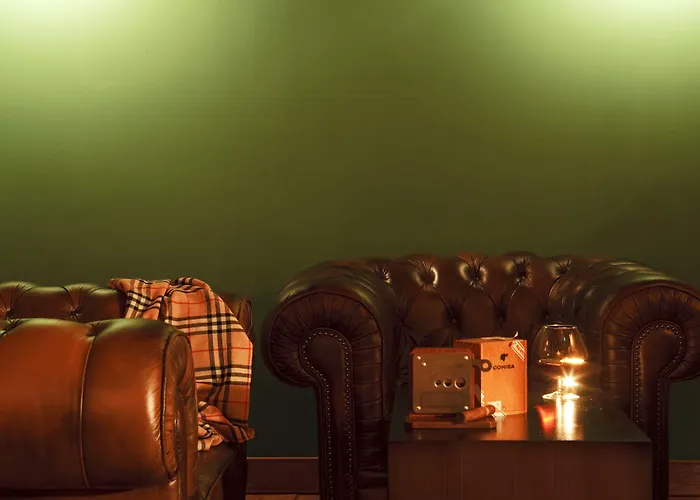 12 Months & Отель