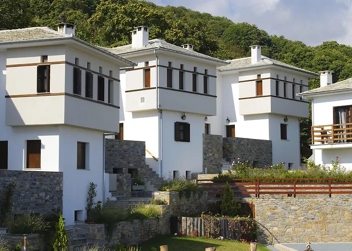 Отель 12 Months & 5*